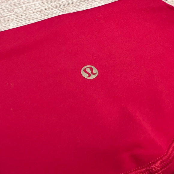Lululemon New Year Align High-Rise Crop 23” in Dark Red, Size 2 - Picture 3 of 3